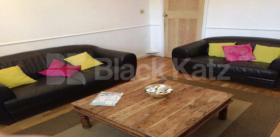 			UNDER OFFER , 2 Bedroom, 1 bath, 1 reception Apartment			 Pocock Street, Southwark/Waterloo